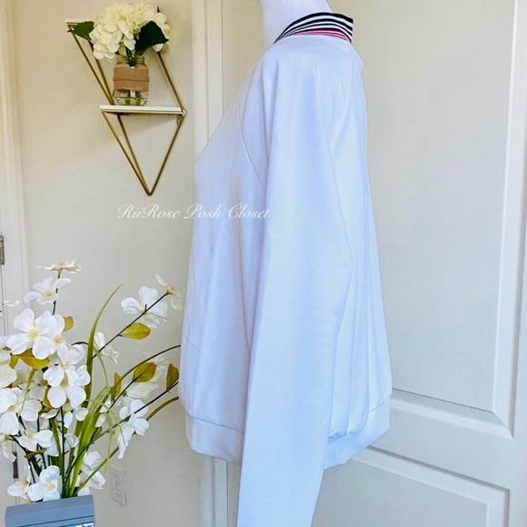 NWT Varsity Stripe Front Zip Light Weight Bomber Style Jacket Size S - Picture 5 of 8